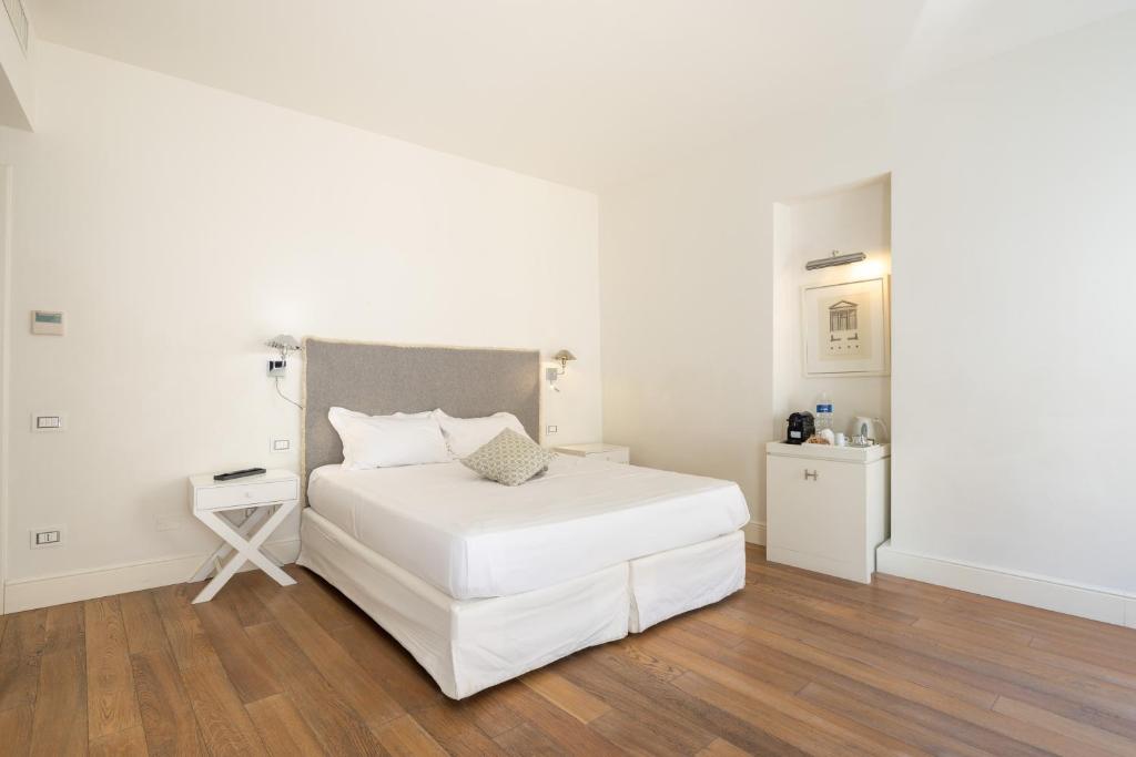 Hall Suites - Large Double Room
