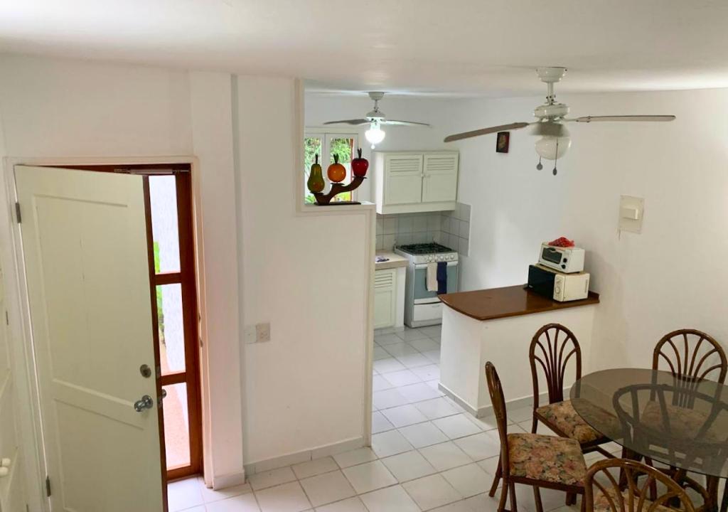 Kuchyň nebo kuchyňský kout v ubytování Hermosa Casa de 3 pisos