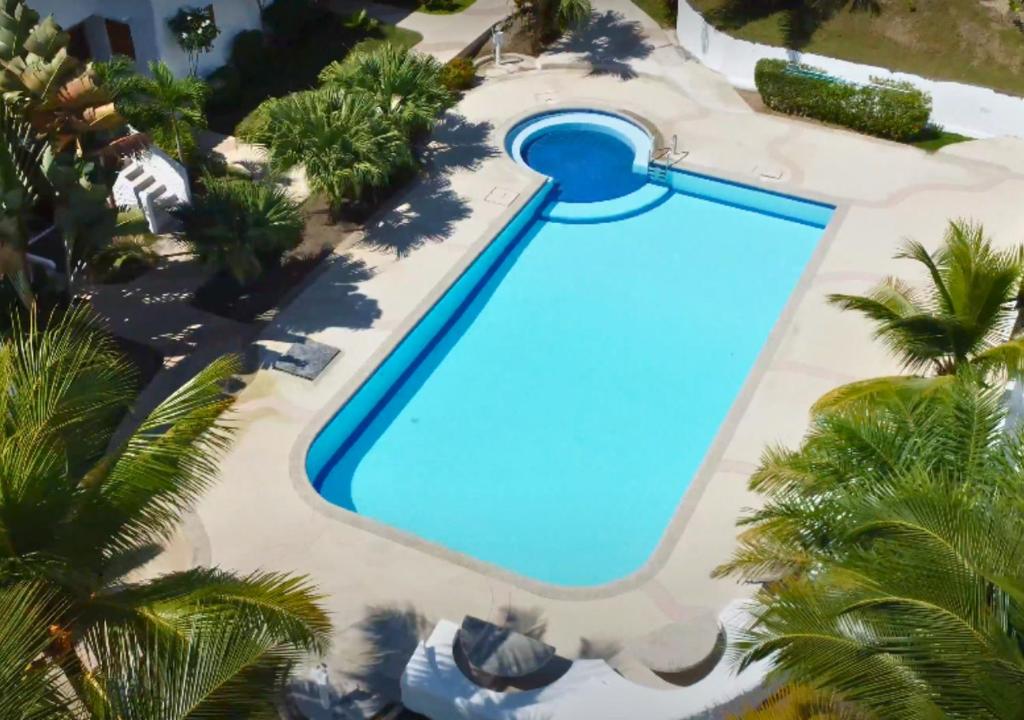 Bazén v ubytování Hermosa Casa de 3 pisos nebo v jeho okolí