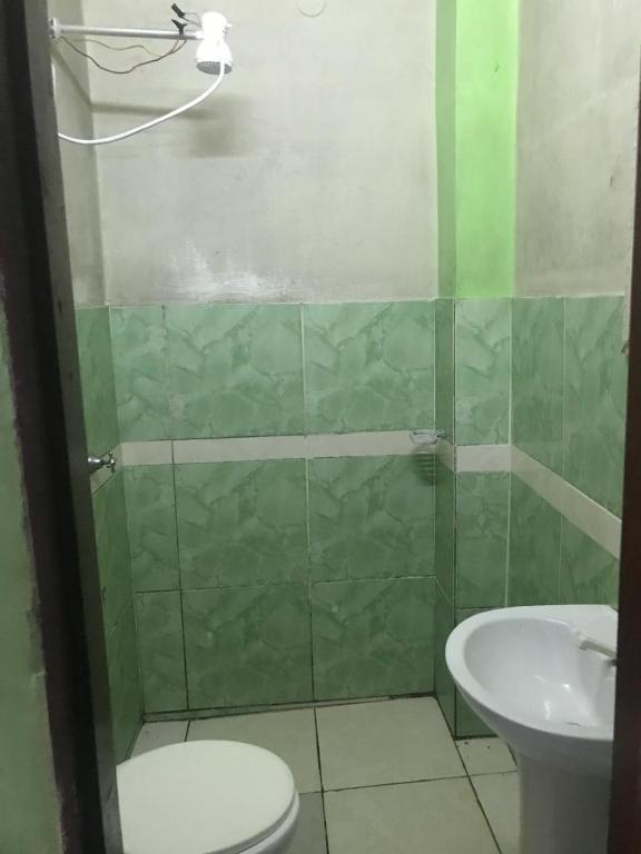Koupelna v ubytování Don Carmelo Hotel