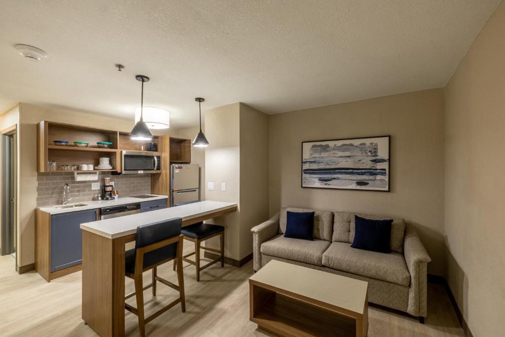 Candlewood Suites Wichita Northwest, an IHG Hotel - Suite King Con Una Camera Da Letto
