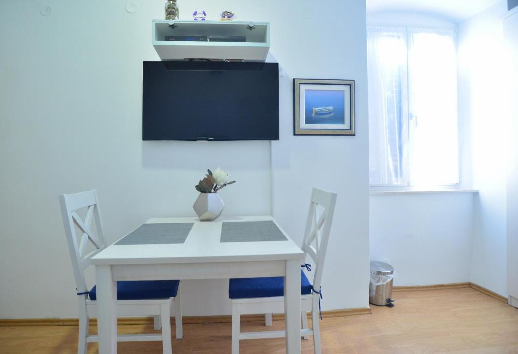 TV a/nebo společenská místnost v ubytování Split Center Room Helena