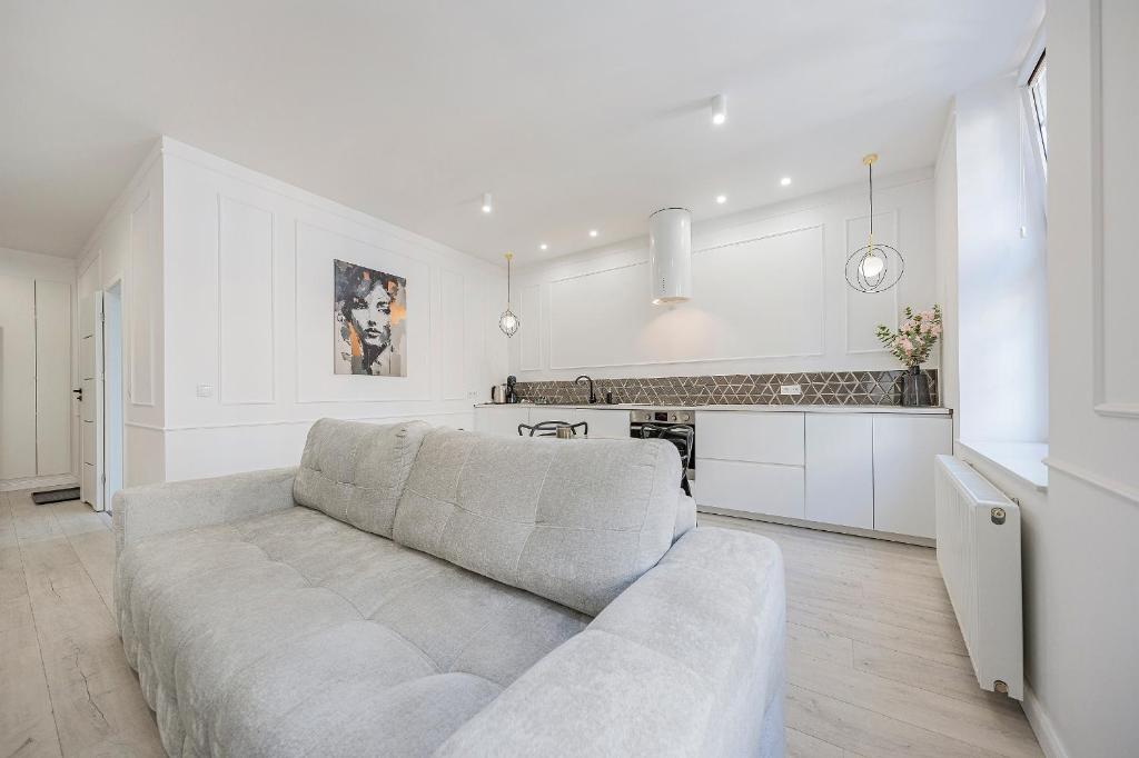 Gdansk Apartments - One-Bedroom Apartment With Old Town View
