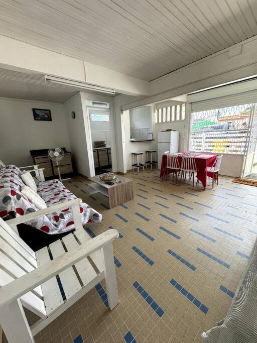 Posezení v ubytování Maison authentique à 300m de la plage