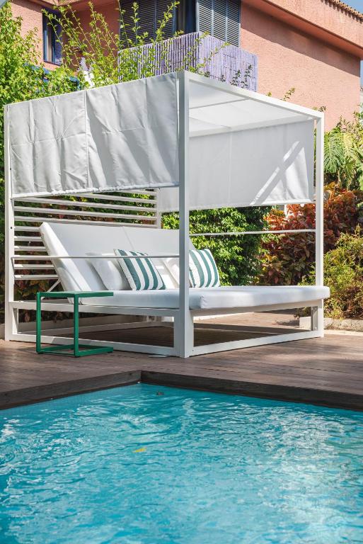 La Moderna Suites - Resim 15