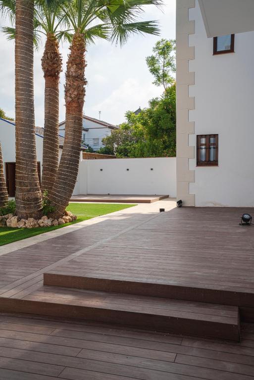 La Moderna Suites - Resim 17