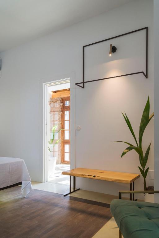 La Moderna Suites - Resim 36