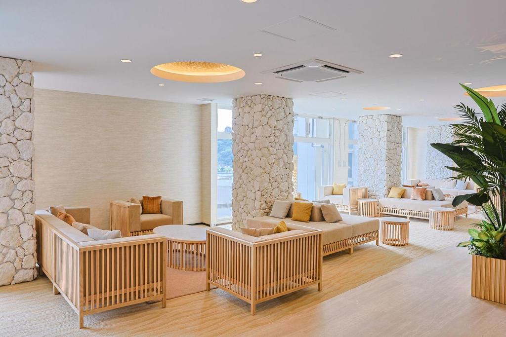 Posezení v ubytování Ooedo Onsen Monogatari Premium Atami