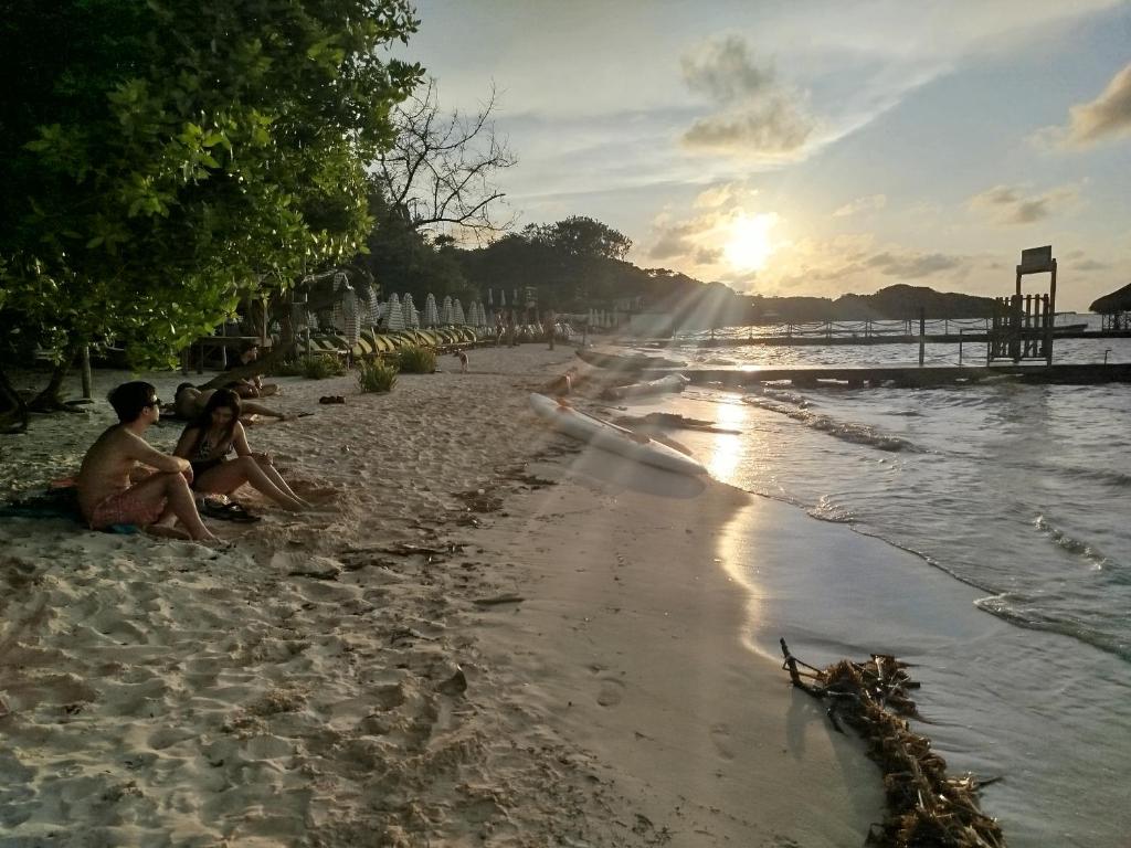 Mejores Hoteles en Isla Grande | Islas del Rosario 589165682