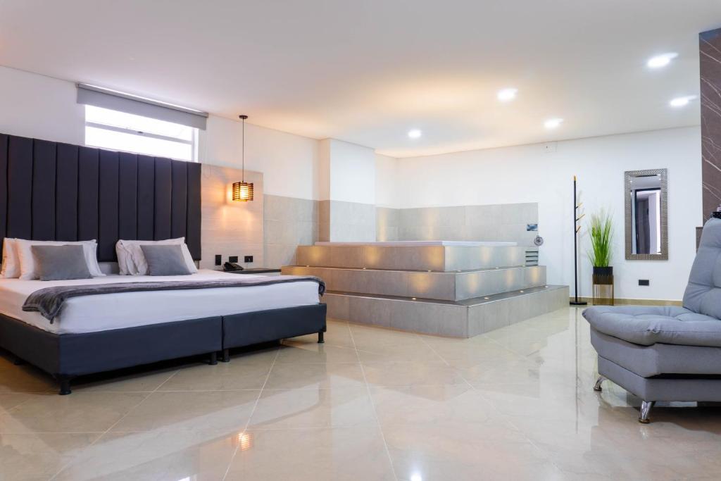 HOTEL CALIFORNIA CITY - Deluxe King Room
