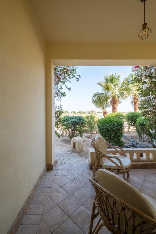Posezení v ubytování El Gouna 1 Bedroom Apartment west golf ground floor