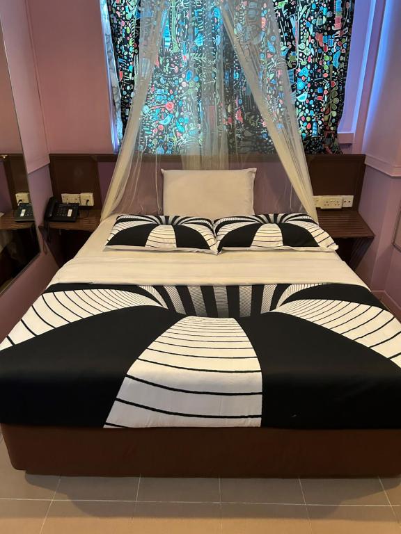 امکانات هتل La Mode Sophia، تحویل اتاق از ساعت ۱۰ صبح، تخلیه اتاق ساعت ۱۰ صبح روز بعد - تصویر ۴