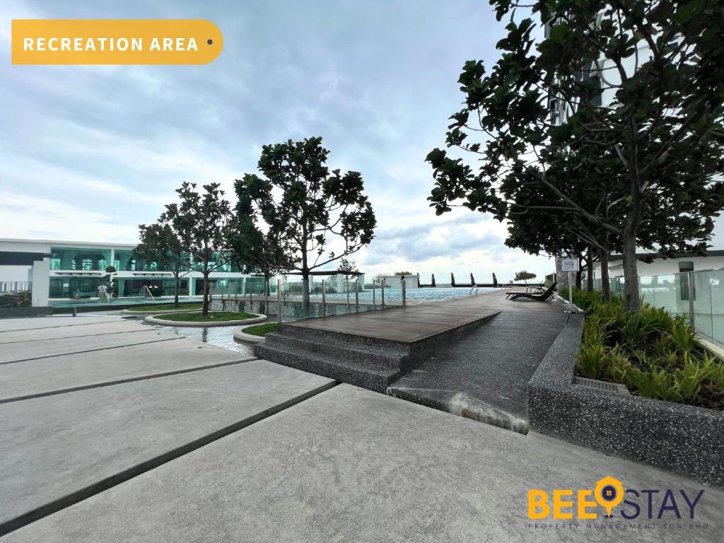 Fotografie z fotogalerie ubytování New Listing Klang with Netflix Wifi Swimming Pool View v destinaci Klang
