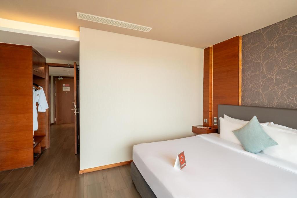 Suite Phu Quoc Với 1 Lần Mát-xa Toàn Thân (40 Phút) Cho 4 Khách