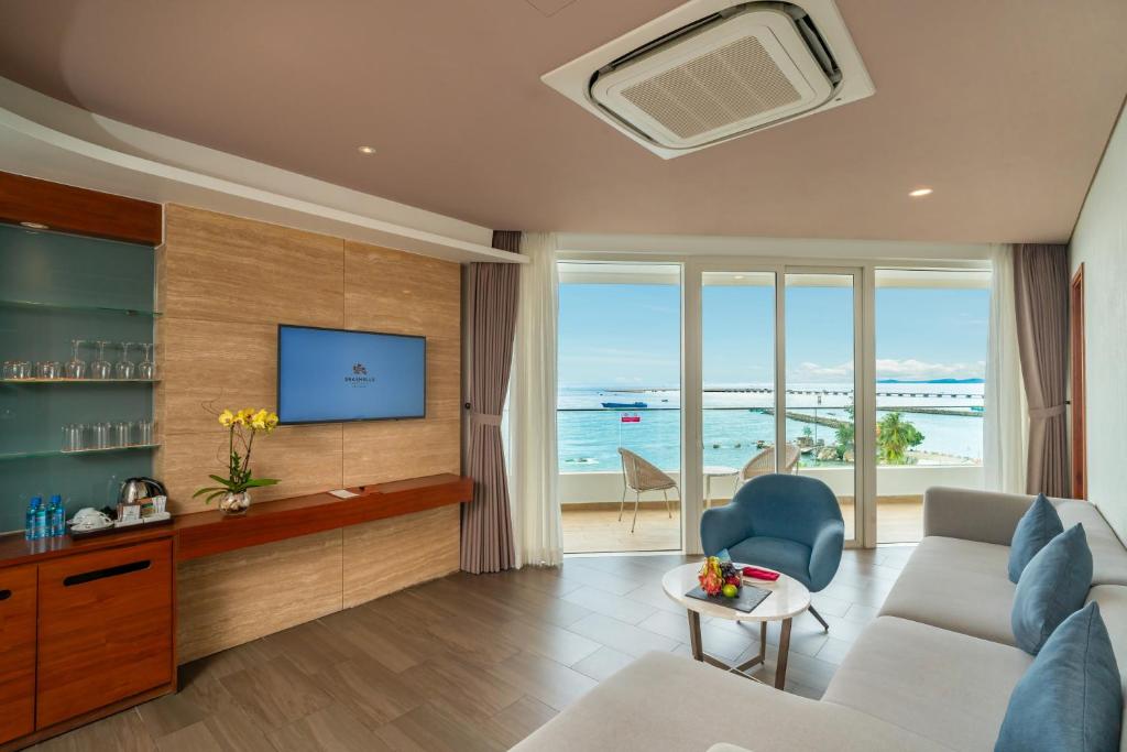 Suite Phu Quoc Với 1 Lần Mát-xa Toàn Thân (40 Phút) Cho 4 Khách