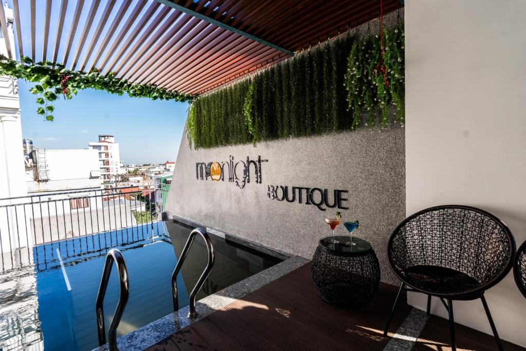Ban công/sân hiên tại Moonlight Boutique Hotel