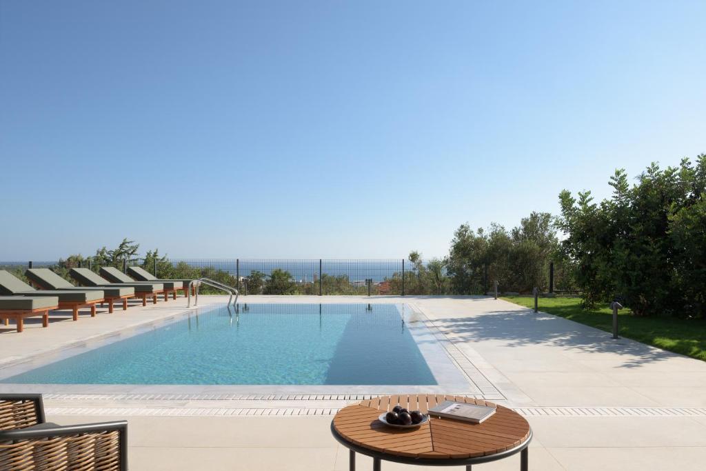 Kolam renang di atau dekat dengan Olvios Villas, with 35m2 Pool & SeaViews, By ThinkVilla