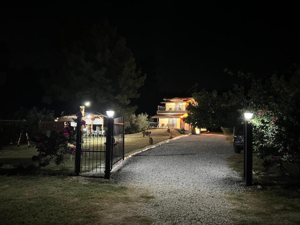 Fotografie z fotogalerie ubytování EPavli Xenia Pefkochori-Paliouri 30m v destinaci Paliouri