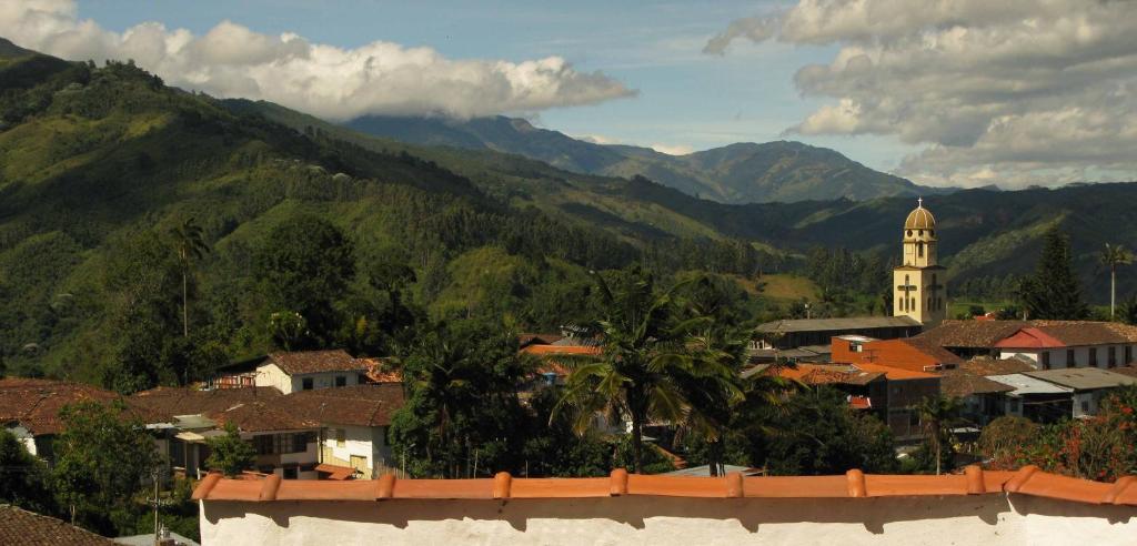 Vista general d'una muntanya o vistes d'una muntanya des de l'hotel