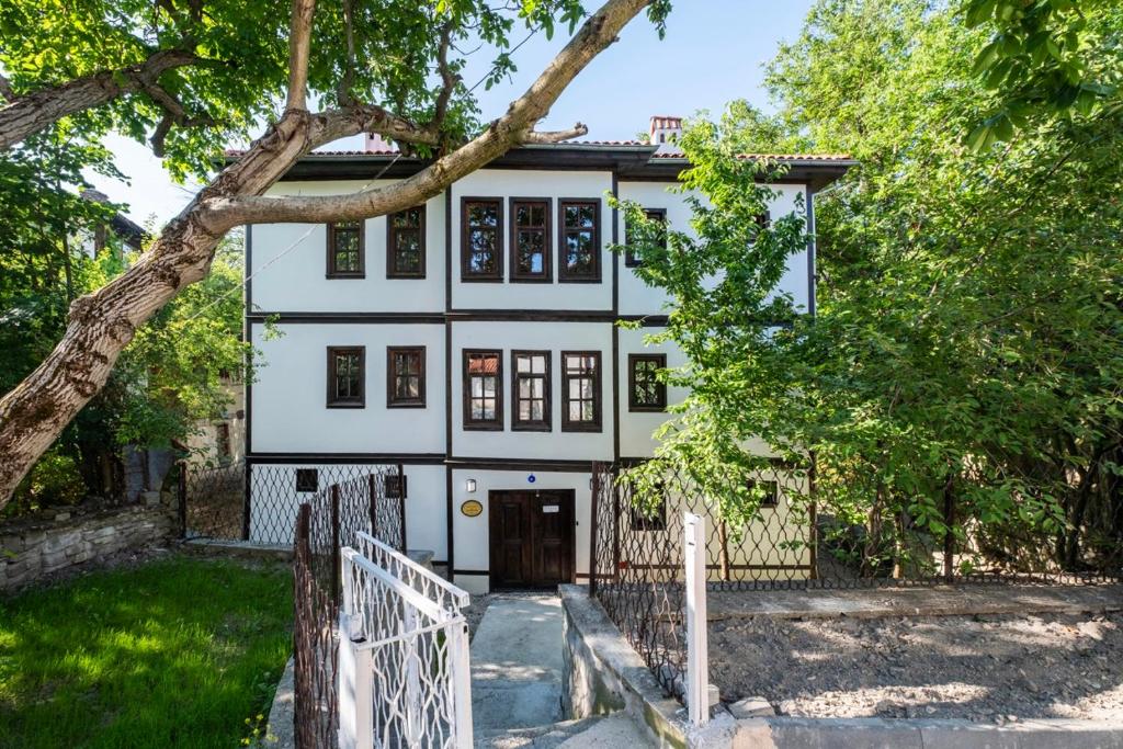 Zahrada ubytování Madanlar Konağı