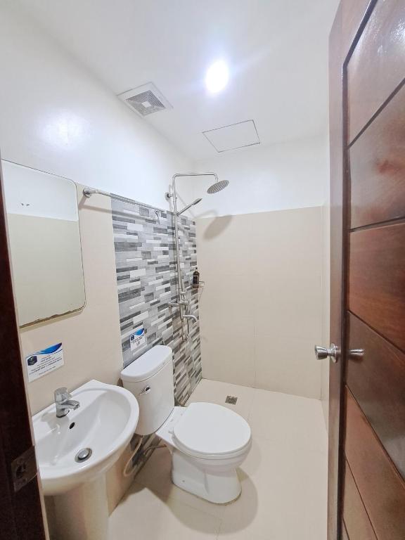 Koupelna v ubytování Virginia Suites