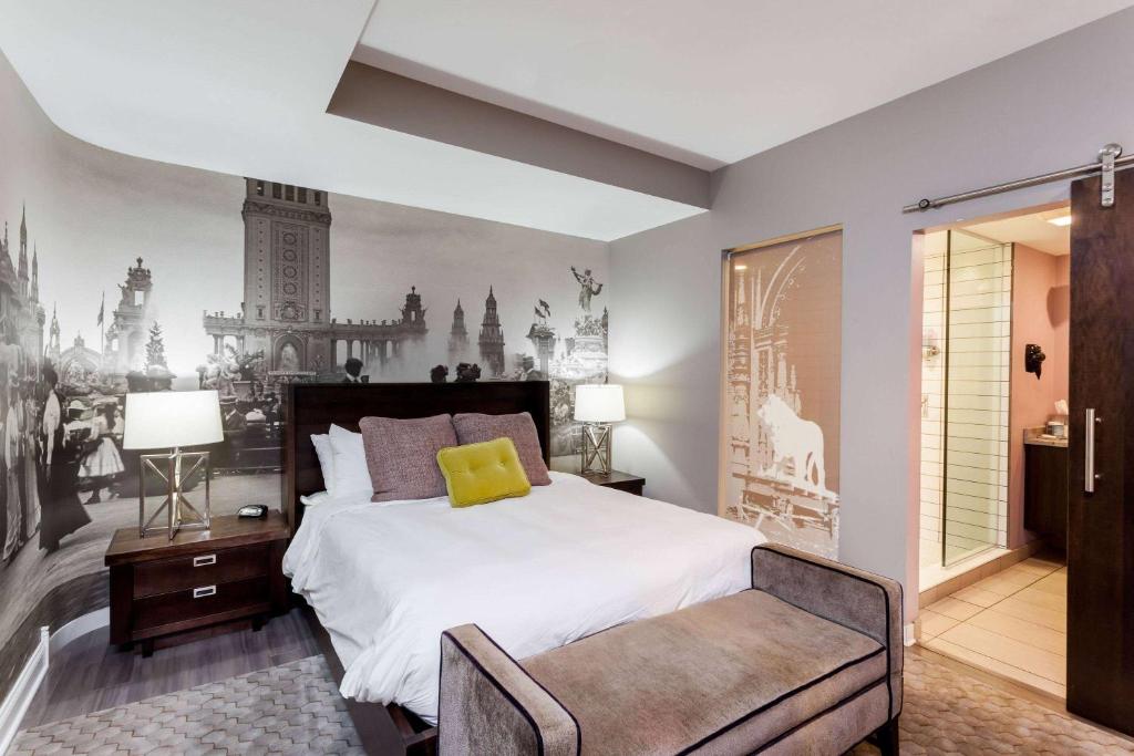Postel nebo postele na pokoji v ubytování Hotel at the Lafayette Trademark Collection by Wyndham