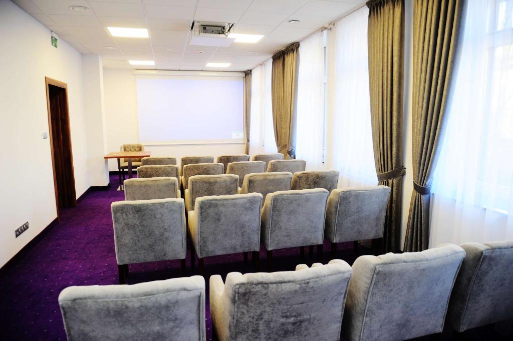 Ein Sitzbereich in der Unterkunft Best Western Plus Hotel Olsztyn Old Town