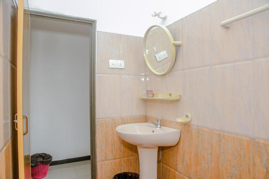 A One Calm Palace - 19