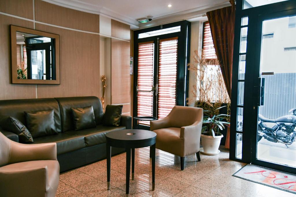 Hôtel des Deux Avenues - Resim 37