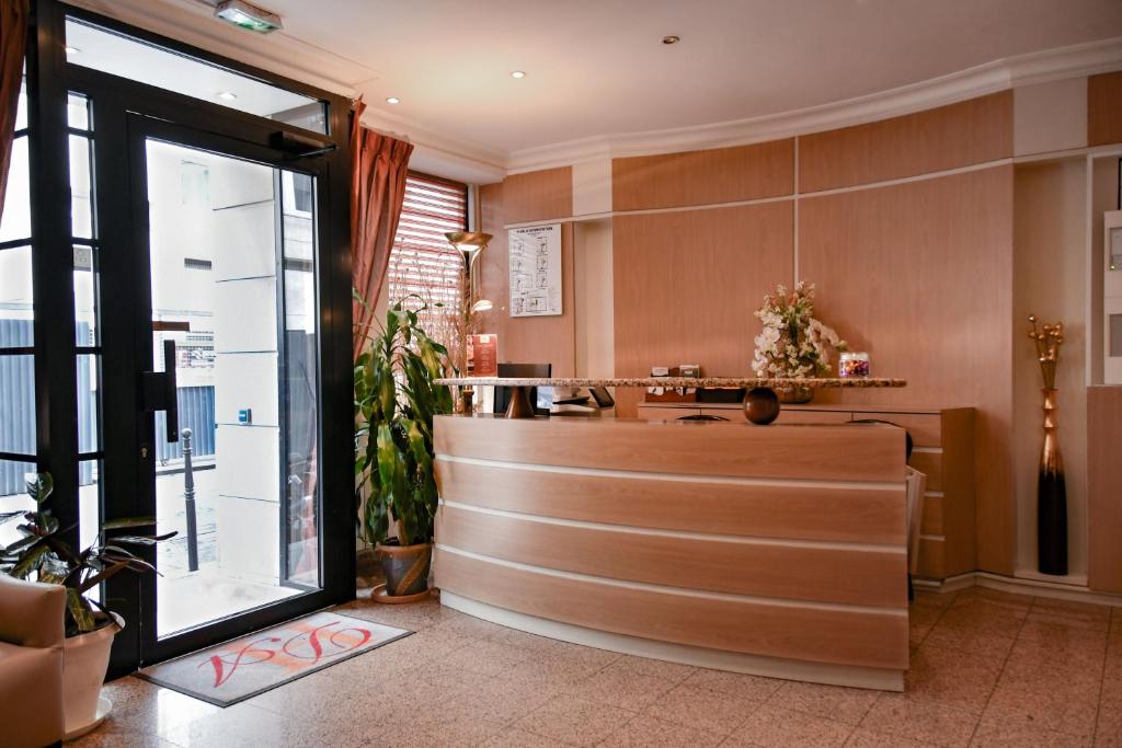 Hôtel des Deux Avenues - Resim 38