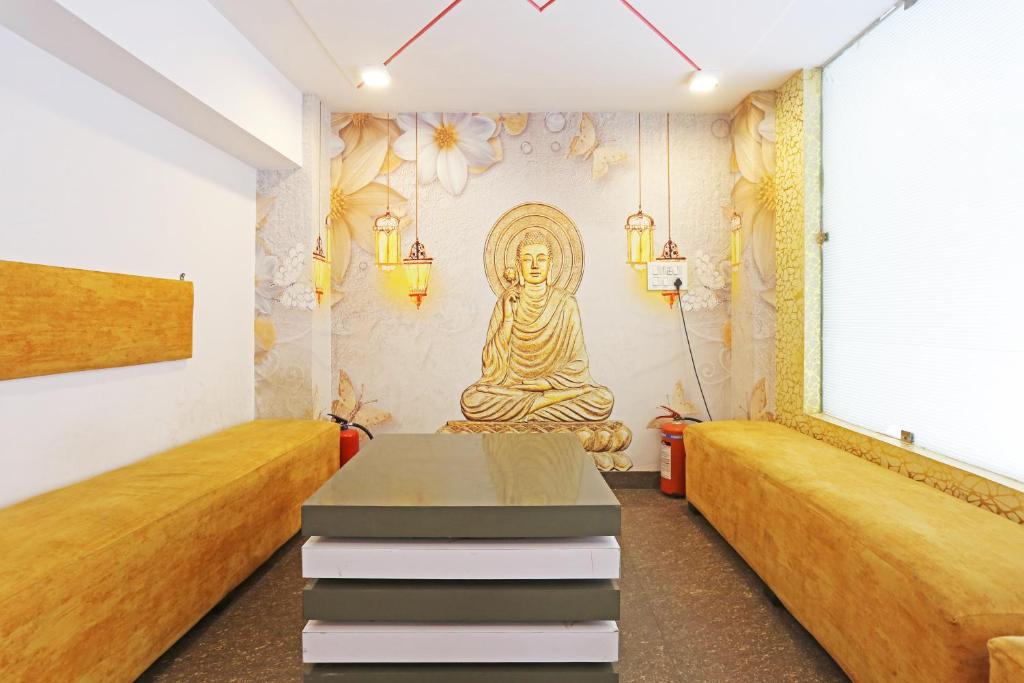 Postel nebo postele na pokoji v ubytování Hotel Smart Inn-Near Delhi Airport