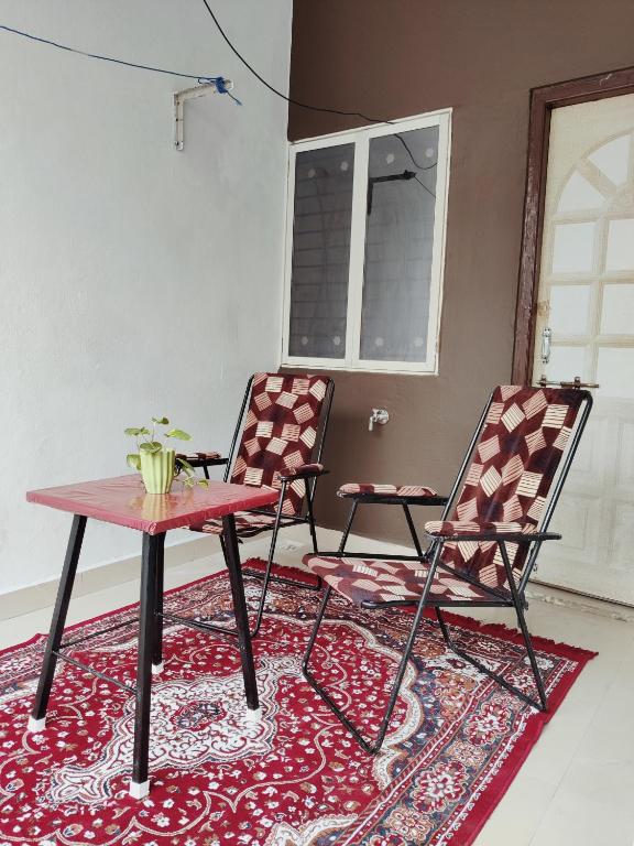 Istumisnurk majutusasutuses Krishnaalay Guest House