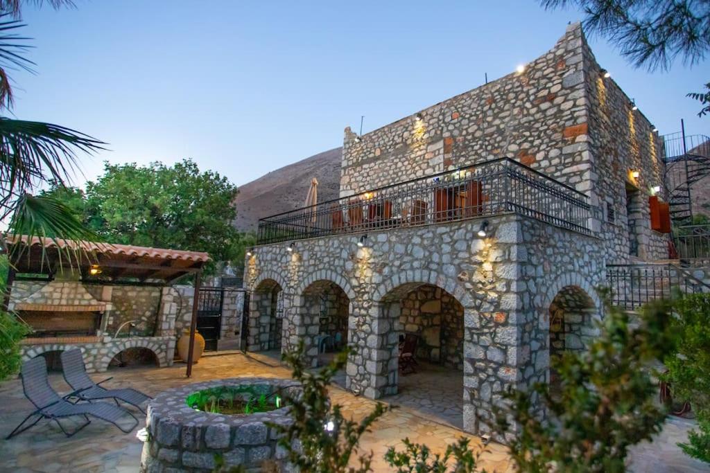 Budova, kde se vila nachází