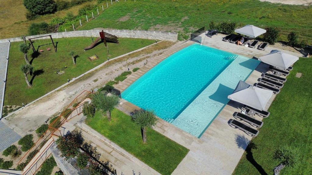 A piscina localizada em Quinta das Carvoeiras ou nos arredores