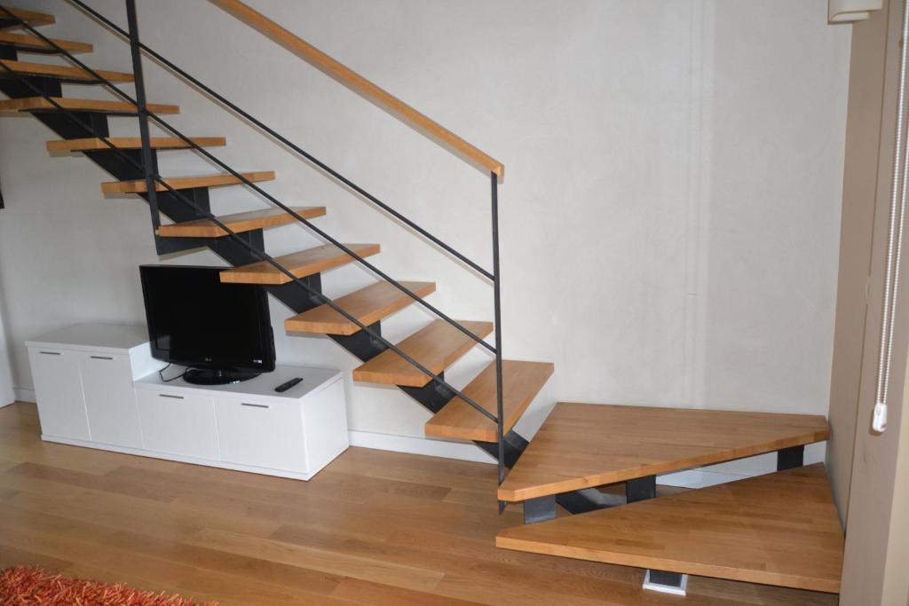 A television and/or entertainment centre at La Massana