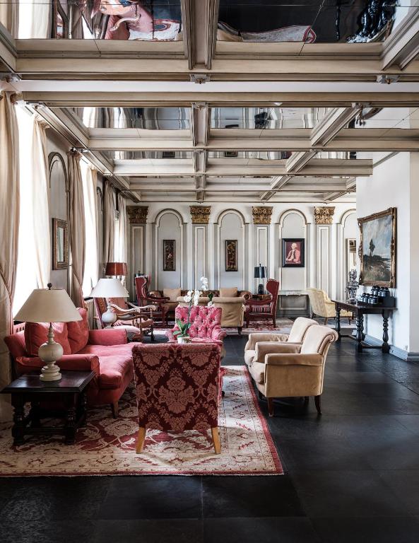 Posezení v ubytování Althoff Hotel Fürstenhof