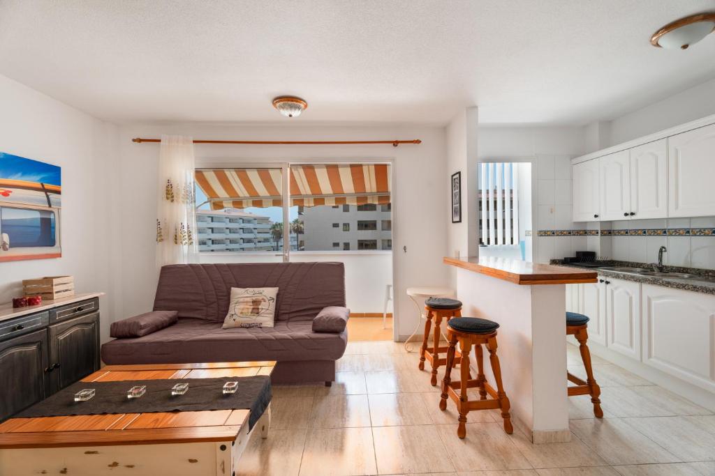 Kuchyň nebo kuchyňský kout v ubytování Central Los Cristianos apartment