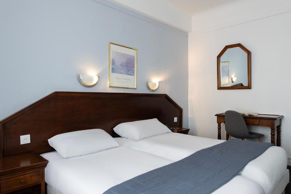 Hôtel Ambassadeur - Resim 13