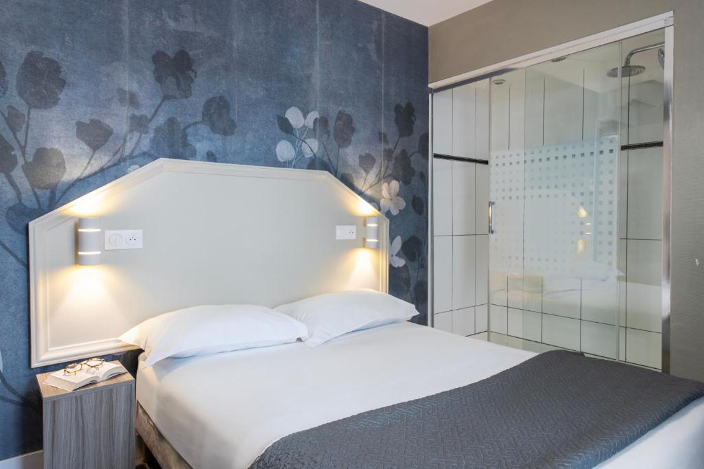 Hôtel Ambassadeur - Resim 6