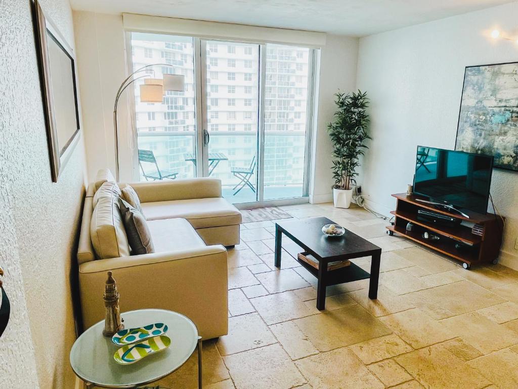 The Tides on Miami Hollywood Ocean View Apartments 1B - Familienzimmer Mit Balkon