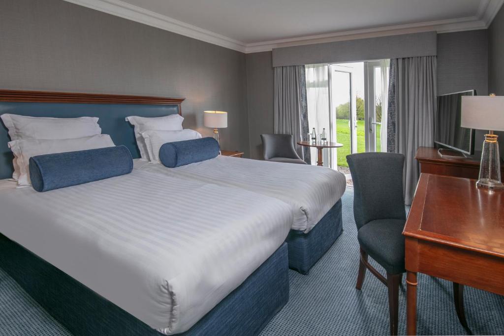 Windmill Village Hotel, Golf Club & Spa, BW Signature Collection - Resim 9