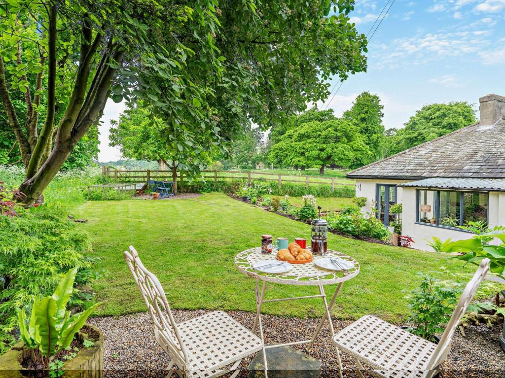 Κήπος έξω από το 2 Bed in Richmond 94752