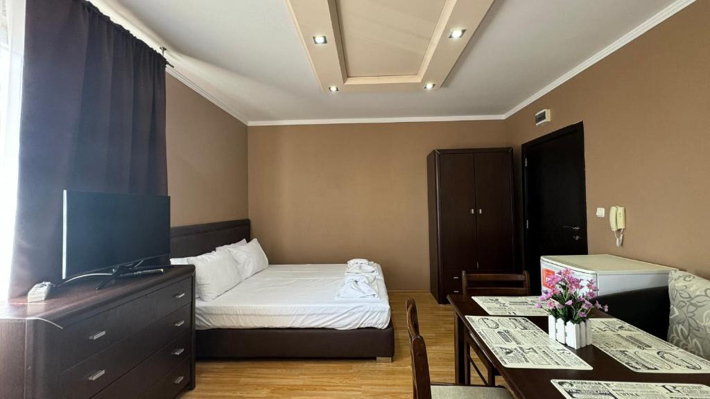 Postel nebo postele na pokoji v ubytování Bratanov Bahami Residence Studio
