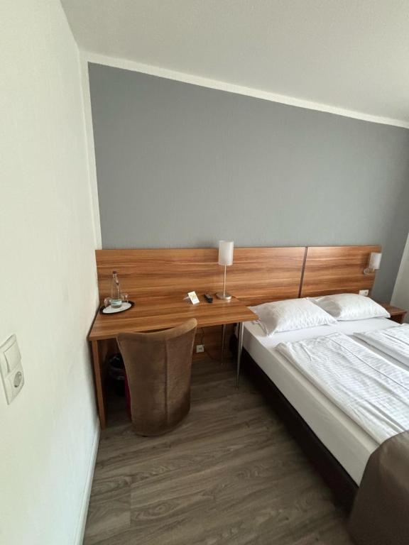 Hotel Schlangenbader Hof - Double Room With Balcony