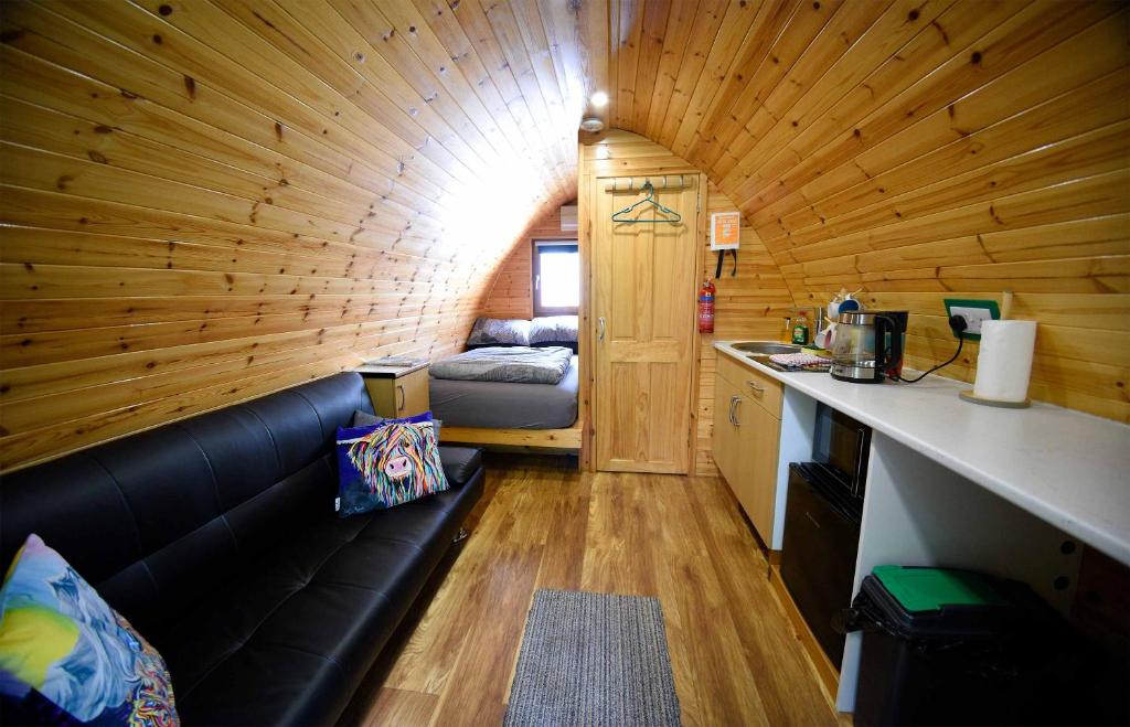 Kuchyň nebo kuchyňský kout v ubytování Dunvegan Camping Pods