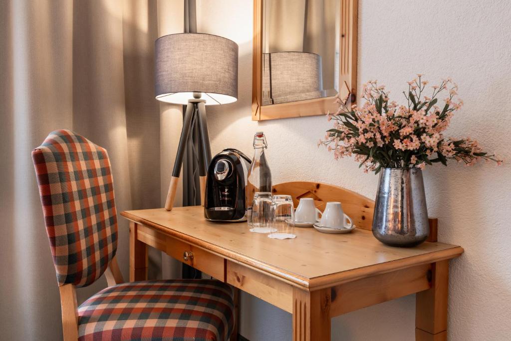 Příslušenství pro přípravu čaje a kávy v ubytování AROSA ALPINE CLUB - Adults only