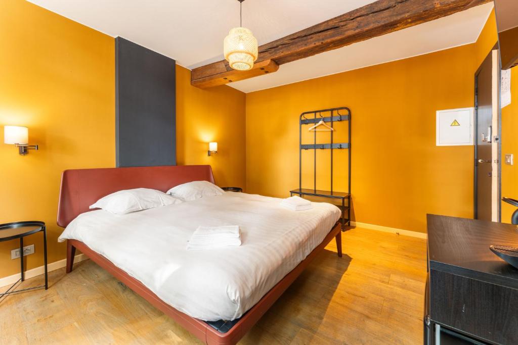 Lake Suites - King Room