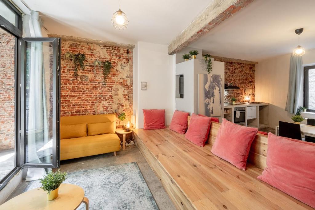 The Industrial Lodge - Two-Bedroom Apartment