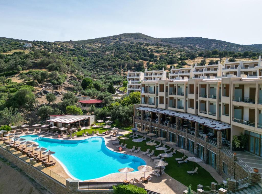 Nespecifikovaný výhled na hory nebo výhled na hory při pohledu z hotelu