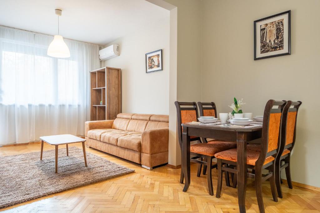 Pirotska 2-Bedroom Apartment in Sofia Center